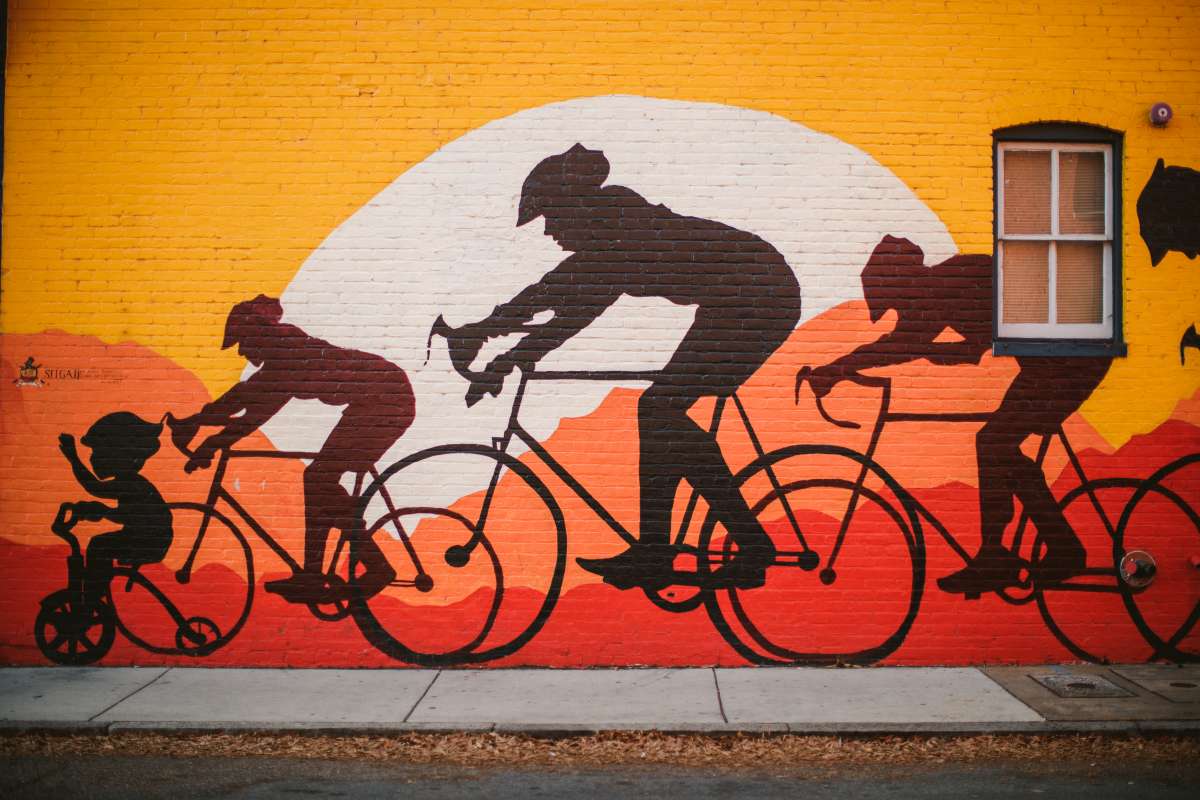 01 Richmond Virginia - Mural Project Paint Color Art - The Fan Museum District Downtown - Bike Race Family.JPG